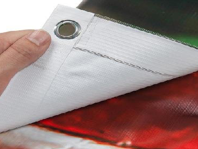 当阳喷绘和刀刮布的工艺区别。